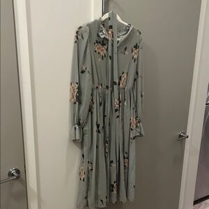 Chic Floral Long Sleeve Dress in Sage